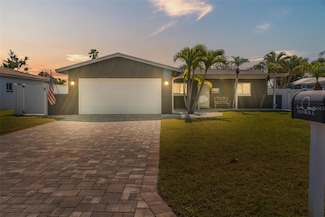 10129 4th St E, Treasure Island, FL 33706