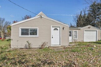 1733 Ronald Rd, Akron, OH 44312