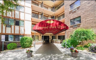 2 Elmwood Park Dr Unit 610, Staten Island, NY 10314
