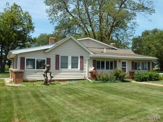 1019 235th St, Sergeant Bluff, IA 51054