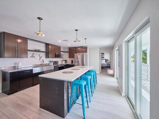2649 Lake Dr Unit 5, Riviera Beach, FL 33404