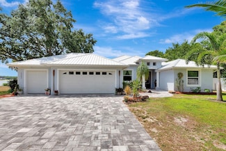 1560 N Oak Park Ave, Avon Park, FL 33825