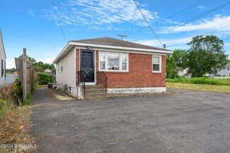 6 Ensign Place, Albany, NY 12205