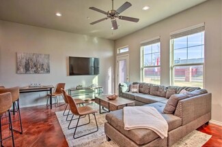 521 Fretz Ave, Edmond, OK 73003