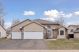 1105 Maplewood Ave SW, Isanti, MN 55040