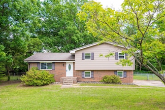 27 Edgewood Cir, Fort Oglethorpe, GA 30742