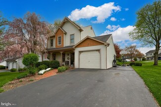 44 Vanderbilt Dr, Leola, PA 17540