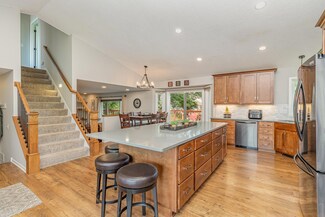 5232 Kings Cir N, Brooklyn Park, MN 55443