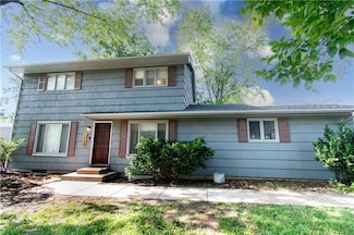 1739 W 26th St, Lawrence, KS 66046
