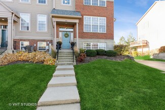 295 Station Park Cir, Grayslake, IL 60030