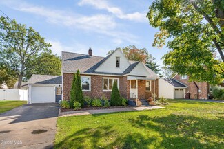 2116 Ferguson St, Schenectady, NY 12303