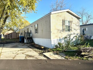 873 7th St, Normal, IL 61761