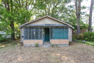 303 Graves St, Selma, NC 27576
