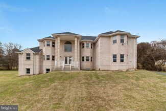 818 Utterback Store Rd, Great Falls, VA 22066