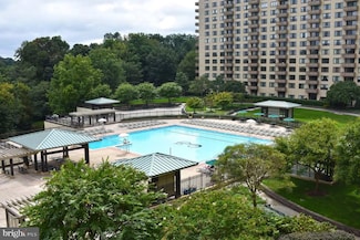 5225 Pooks Hill Rd, Bethesda, MD 20814