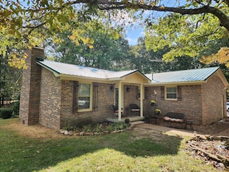 288 Stewart Ln, Estill Springs, TN 37330