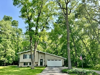 5929 Hiawatha Dr, Winneconne, WI 54986