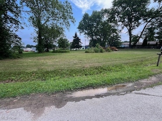21622 Meadow Dr, West Lafayette, OH 43845