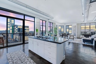 311 W 5th St Unit 1005, Austin, TX 78701