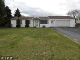 207 Southside Dr, Newville, PA 17241