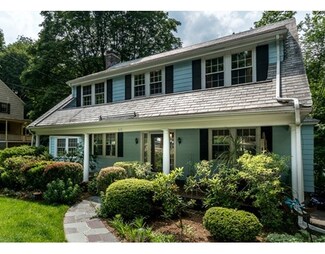 15 Beaumont Ave, Newtonville, MA 02460