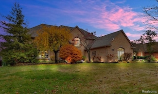 2244 Regency Hills Dr, Shelby Township, MI 48316