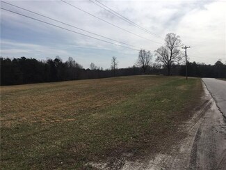 2682 N Oxford St, Claremont, NC 28610
