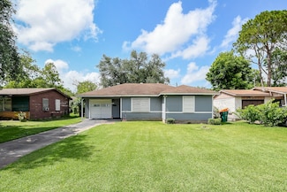 506 Chip St, La Marque, TX 77568