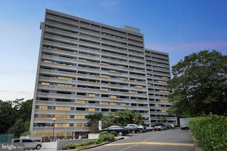 6101 Edsall Rd Unit 702, Alexandria, VA 22304