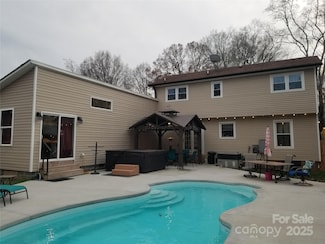 372 Aycock St NE, Concord, NC 28025