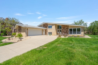 13001 S Westgate Dr, Palos Heights, IL 60463
