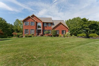6 Hemlock Ln, East Greenbush, NY 12061