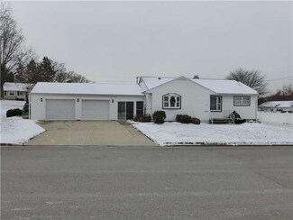 105 Maria Ln, Zelienople, PA 16063