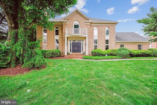 5824 Mossrock Dr, Rockville, MD 20852