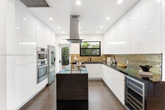 4230 Royal Palm Ave, Miami Beach, FL 33140