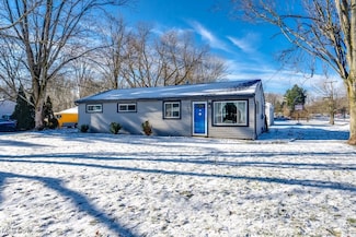 7674 Crestwood Ln, Northfield, OH 44067