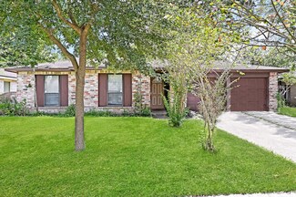 222 La Fonda Dr, Houston, TX 77060