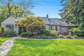 32644 Colony Hill Dr, Franklin, MI 48025
