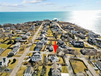 34 Hoover Rd, Middletown, RI 02842