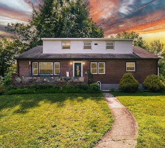 18 Gerow Ln, New Windsor, NY 12553