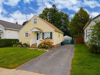 10 Nassau Ave, Schenectady, NY 12304