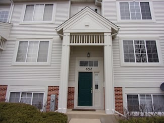 652 S Rosehall Ln, Round Lake, IL 60073