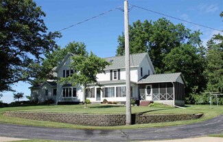 3845 E Gresham Rd, Dunkerton, IA 50626