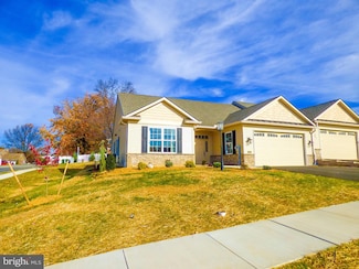 616 Bluff Stone Dr, York, PA 17402