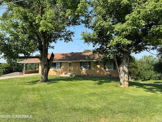907 Scott Station Rd, Jefferson City, MO 65109