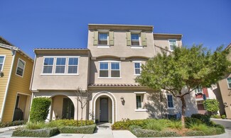 727 W Tribella Ct, Santa Ana, CA 92703