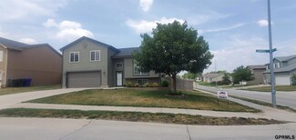 18004 Sunridge St, Omaha, NE 68136
