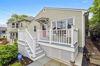 49 12th St, Providence, RI 02906