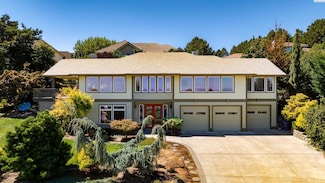 3703 W 42nd Ave, Kennewick, WA 99337