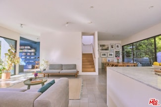 906 Superba Ave, Venice, CA 90291